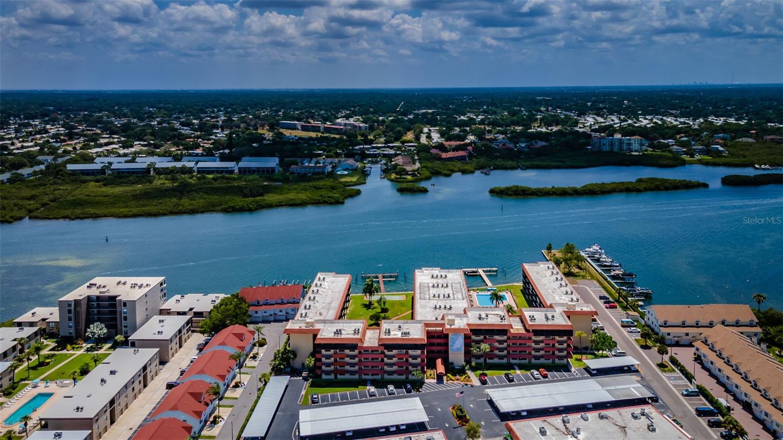 Image 9 of 24 For 19701 Gulf Boulevard 112