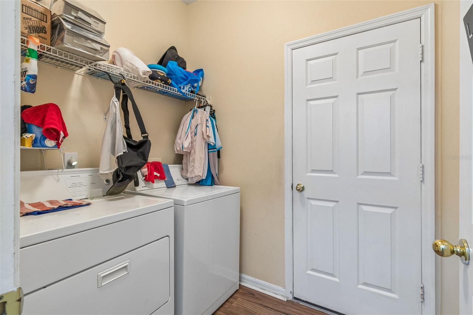 Image 19 of 57 For 2401 Silvermoss Drive