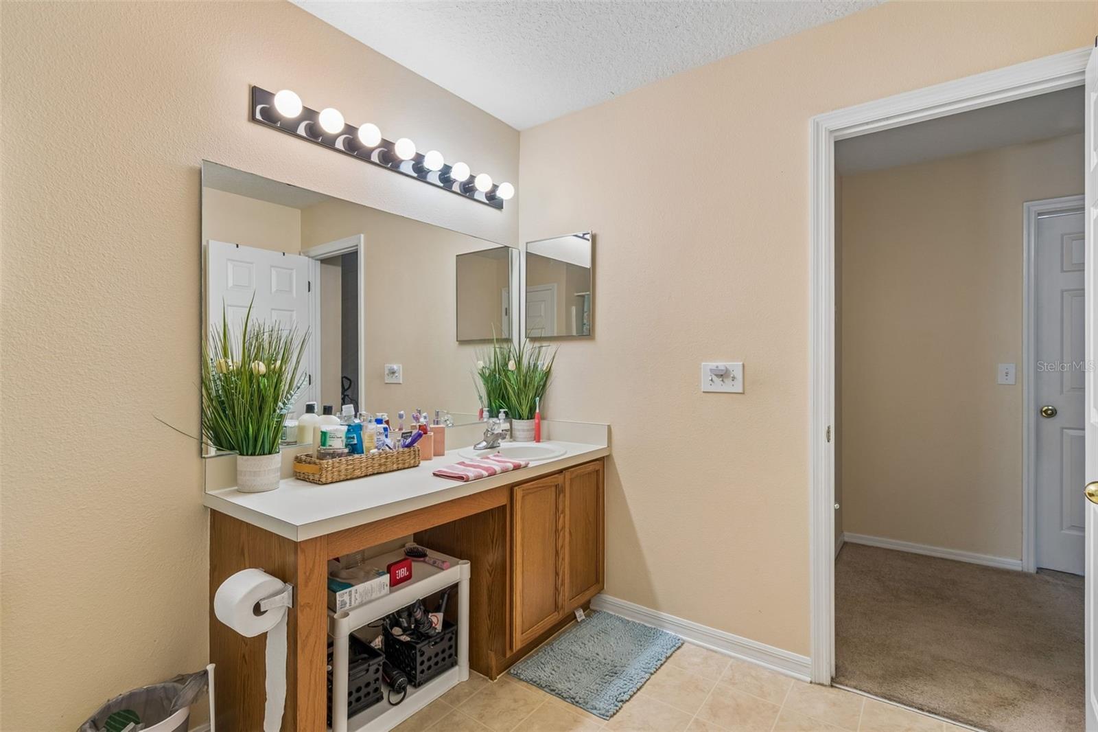 Image 26 of 57 For 2401 Silvermoss Drive