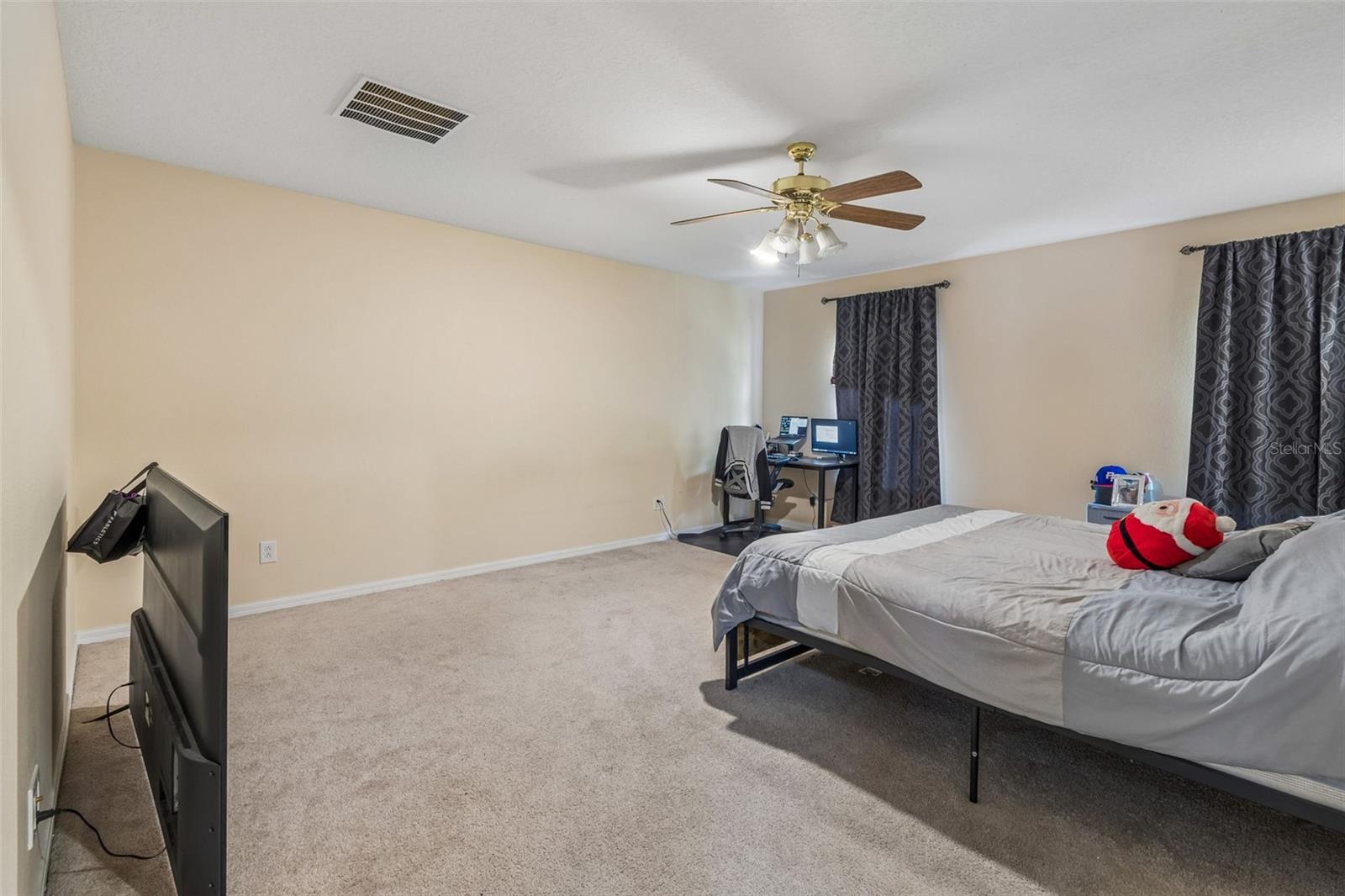 Image 32 of 57 For 2401 Silvermoss Drive