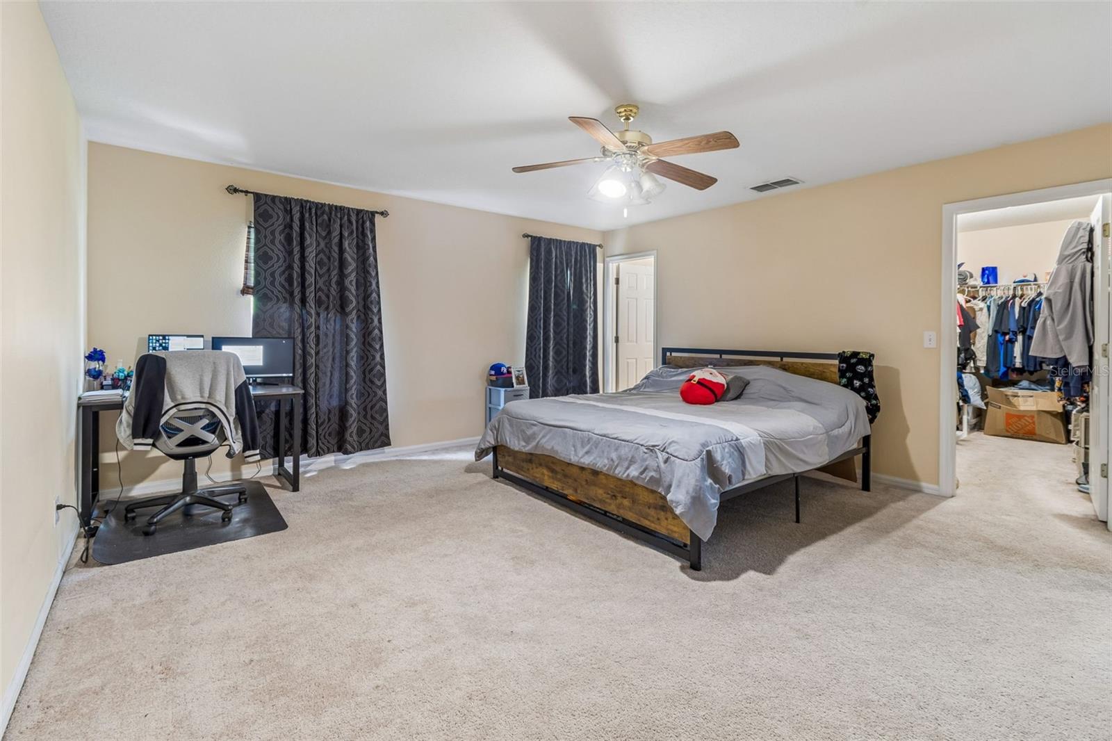 Image 33 of 57 For 2401 Silvermoss Drive