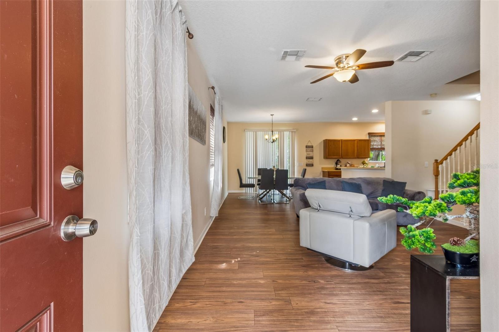 Image 5 of 57 For 2401 Silvermoss Drive