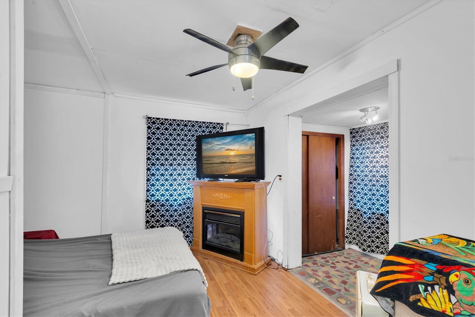 Image 15 of 36 For 1846 51st Street S