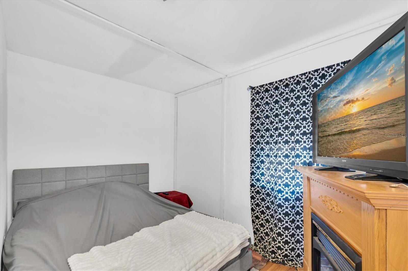 Image 16 of 36 For 1846 51st Street S