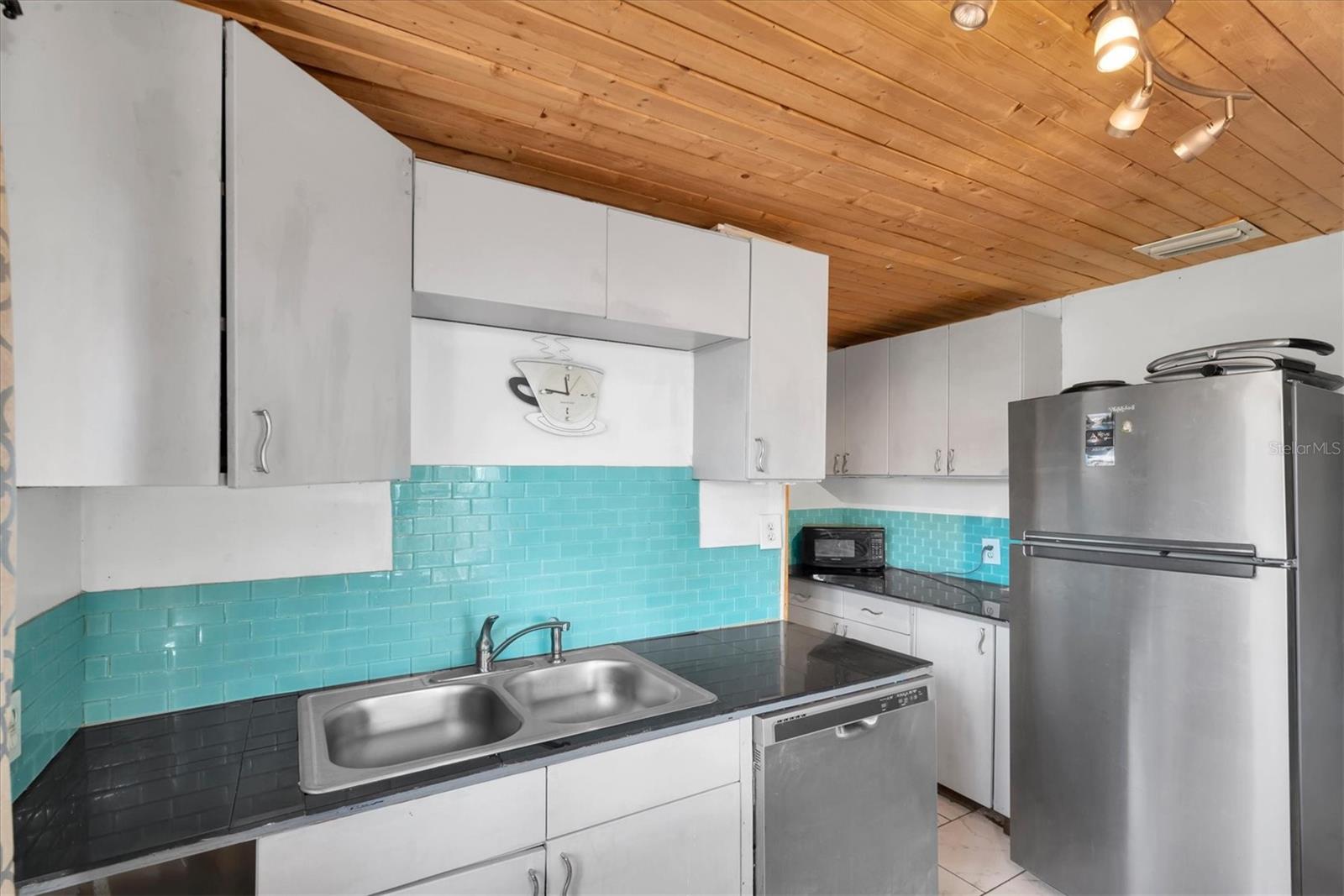 Image 7 of 36 For 1846 51st Street S