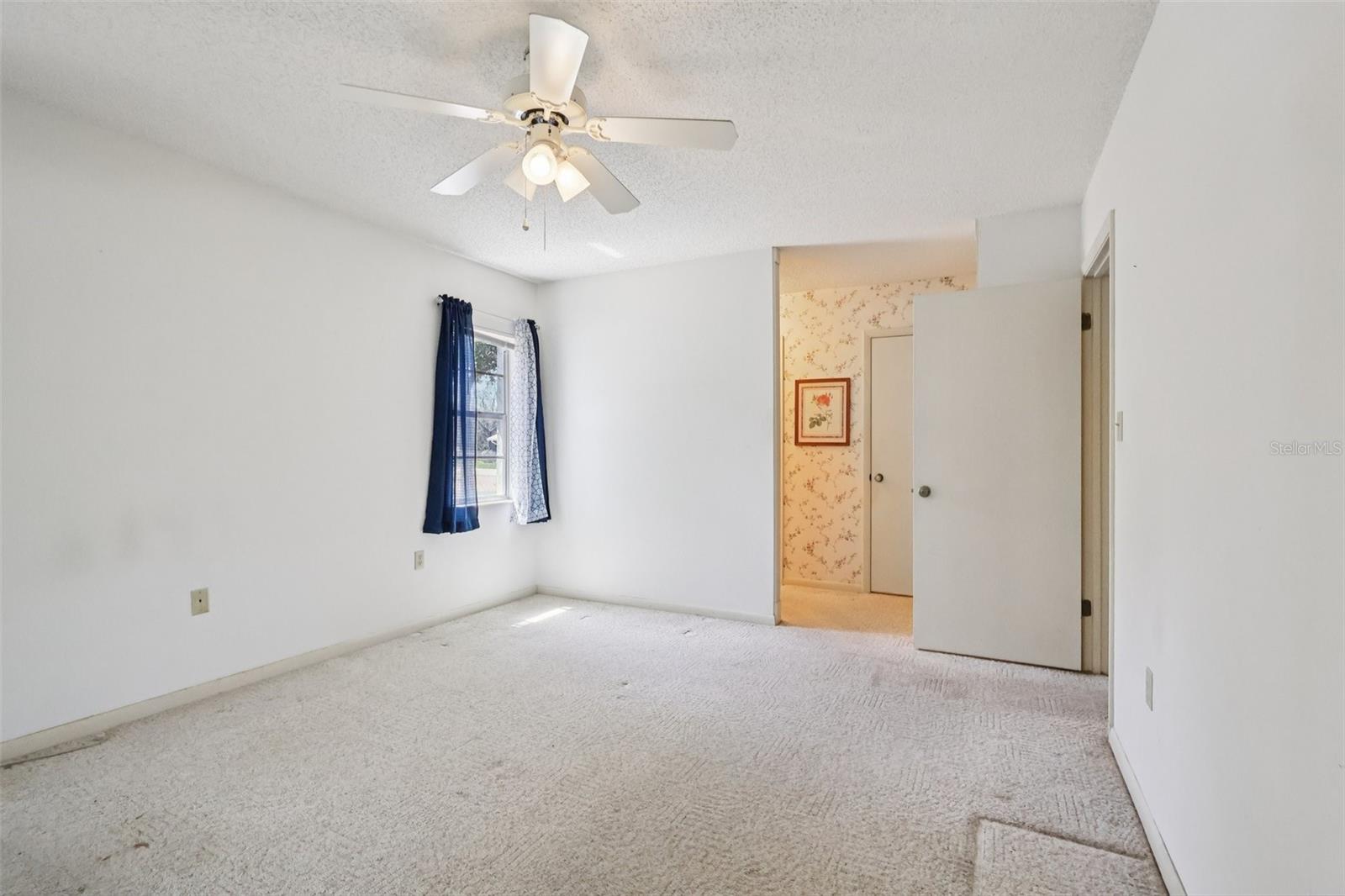 Image 13 of 22 For 12 Sun Air Boulevard E