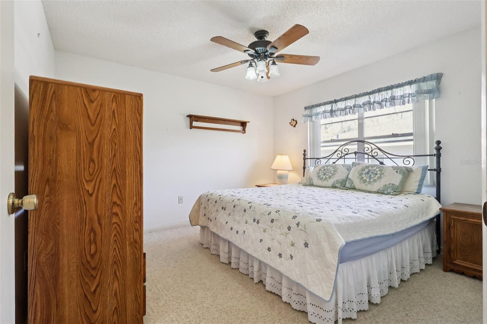 Image 17 of 22 For 12 Sun Air Boulevard E