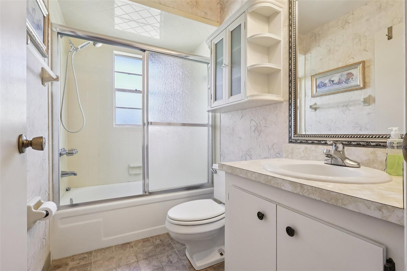 Image 20 of 22 For 12 Sun Air Boulevard E