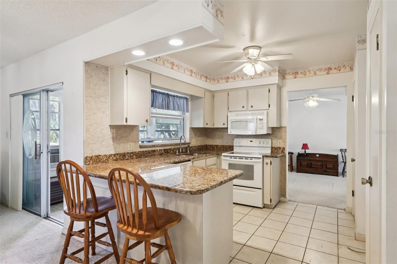 Image 6 of 22 For 12 Sun Air Boulevard E