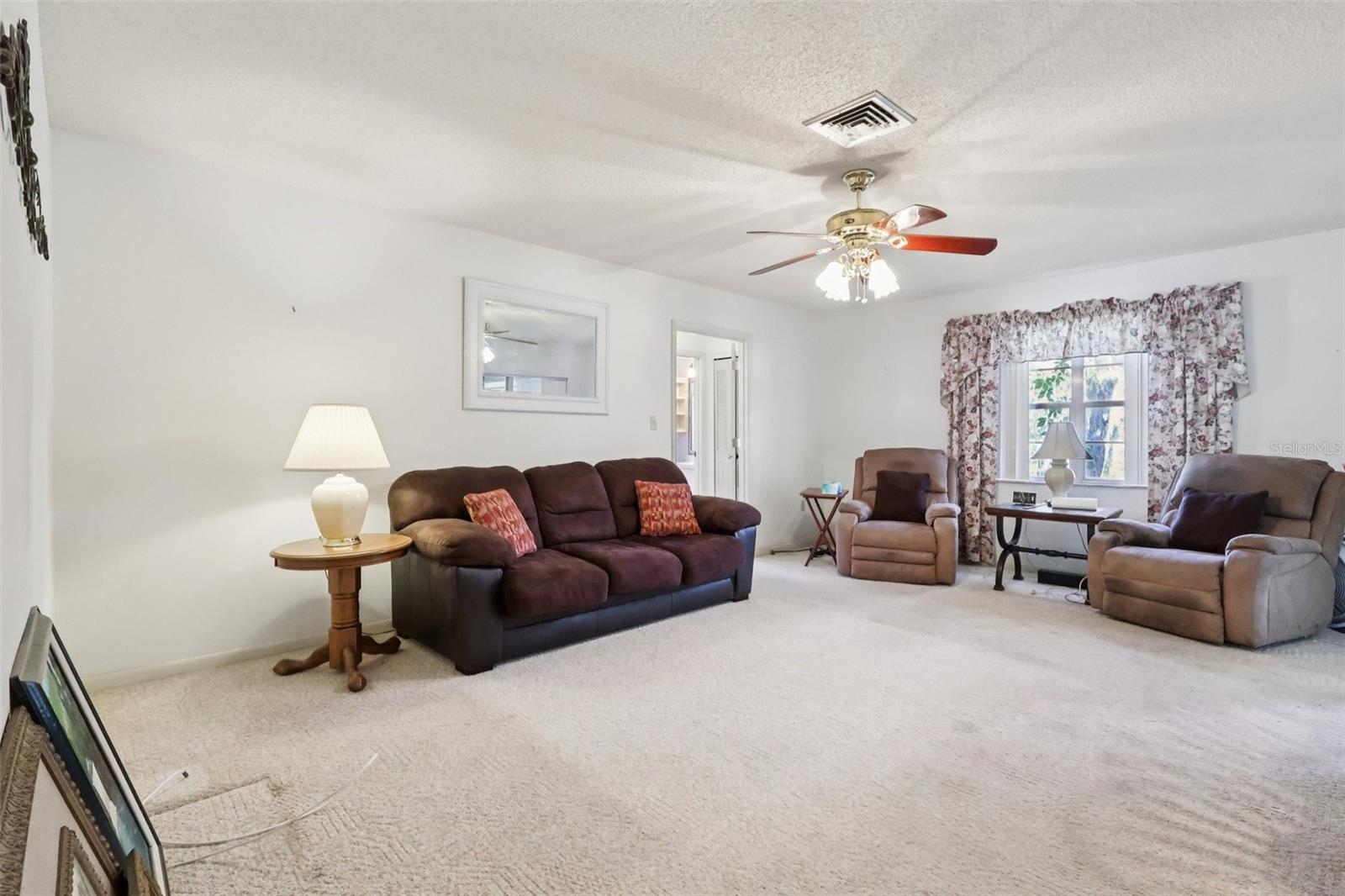 Image 9 of 22 For 12 Sun Air Boulevard E