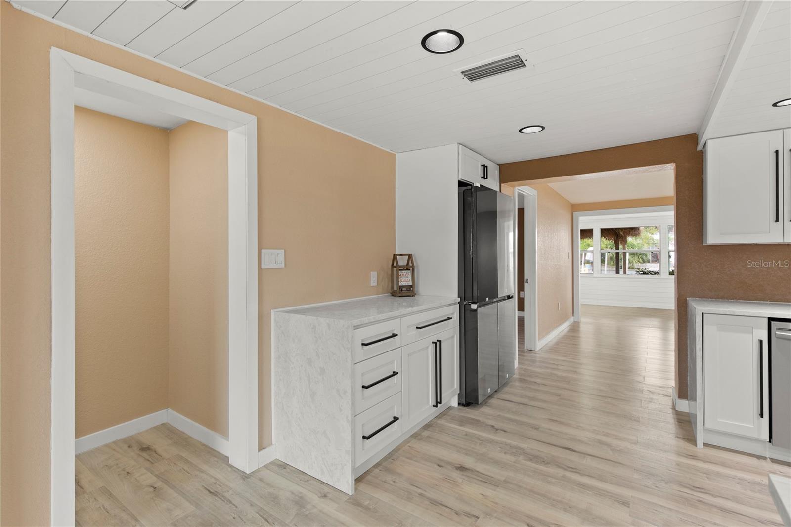 Listing photo id 8 for 13626 Allyn Drive