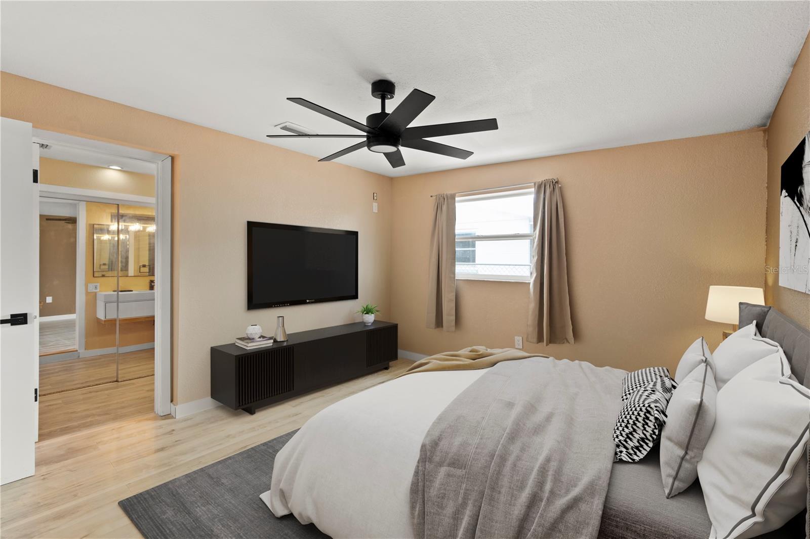 Listing photo id 13 for 13626 Allyn Drive