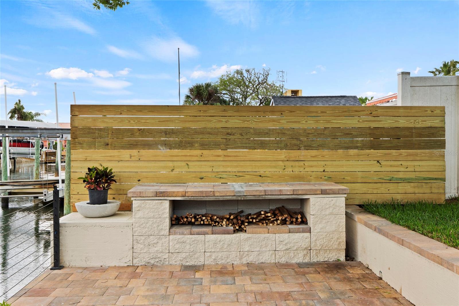 Listing photo id 22 for 13626 Allyn Drive