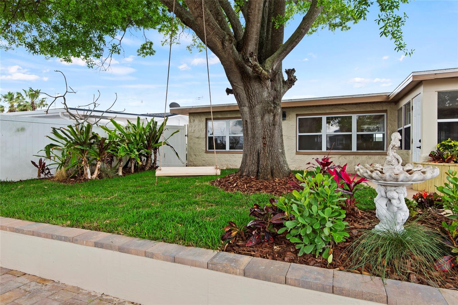 Listing photo id 24 for 13626 Allyn Drive