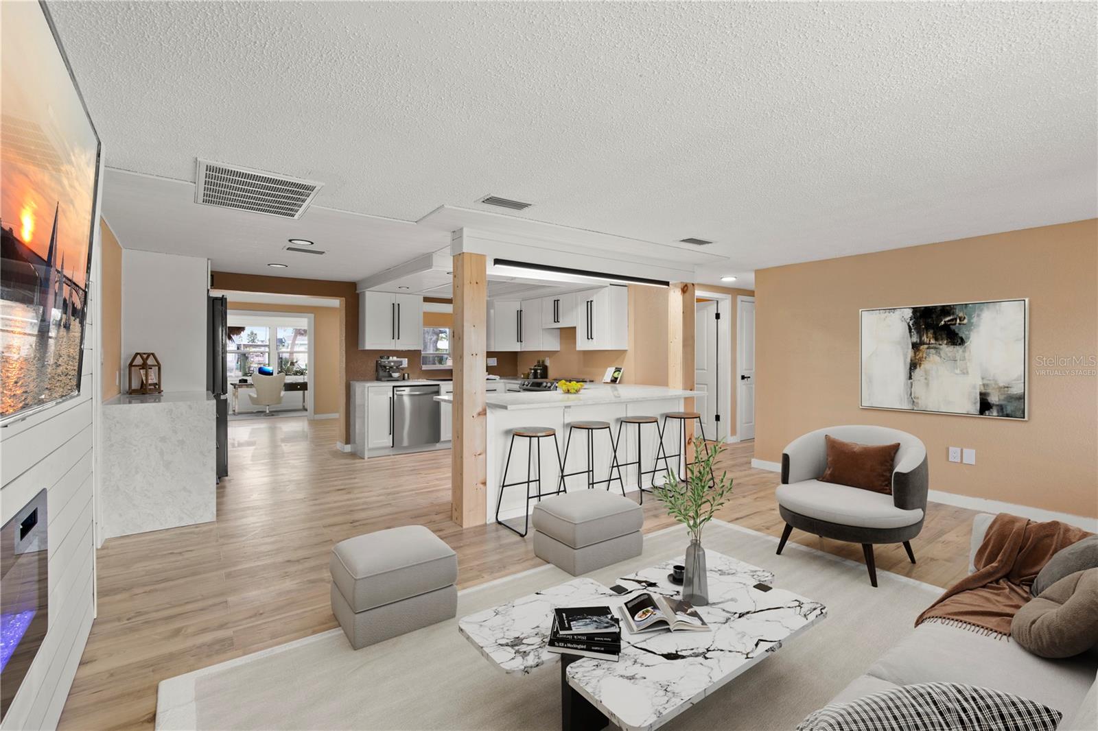 Listing photo id 1 for 13626 Allyn Drive