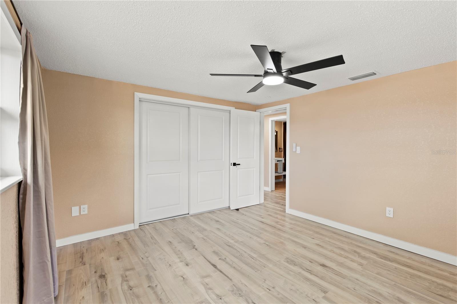 Listing photo id 39 for 13626 Allyn Drive