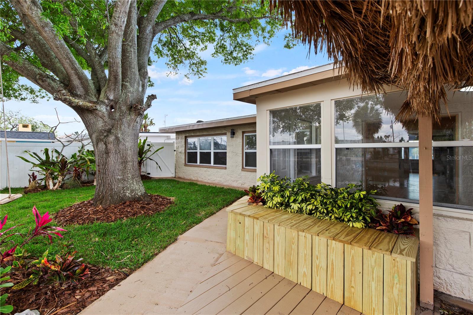 Listing photo id 42 for 13626 Allyn Drive