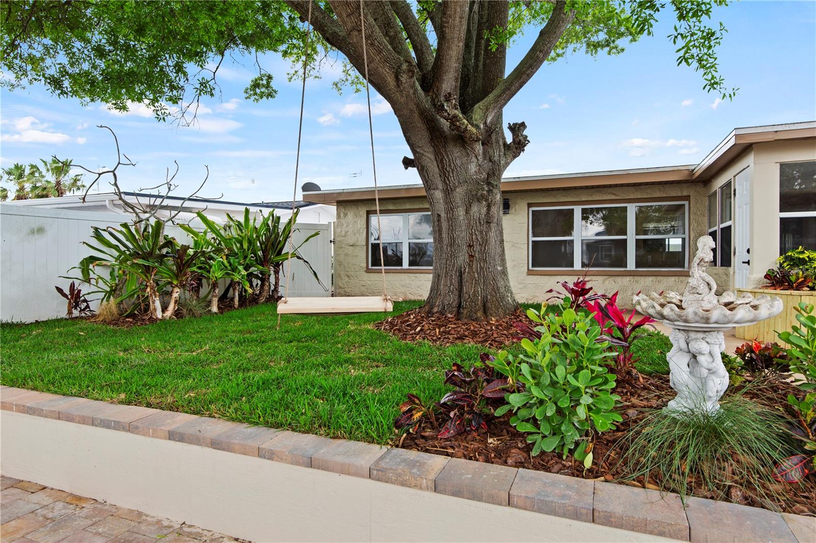 Listing photo id 45 for 13626 Allyn Drive