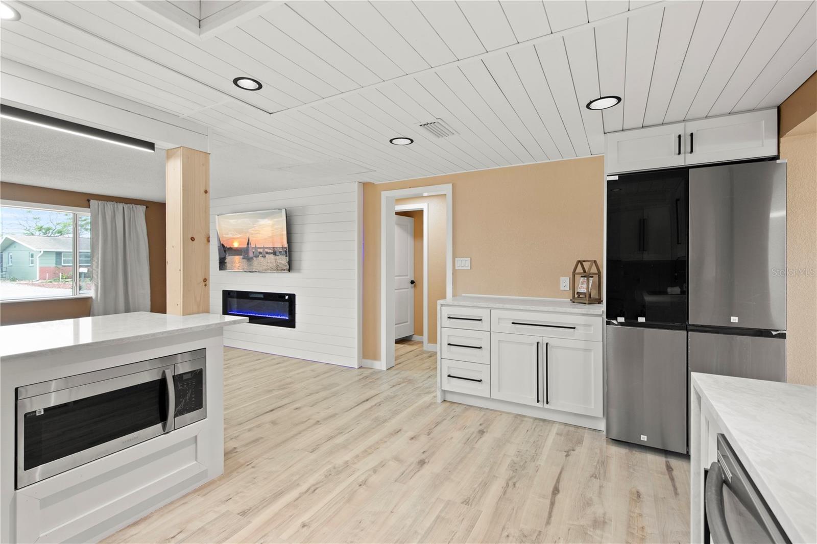 Listing photo id 4 for 13626 Allyn Drive