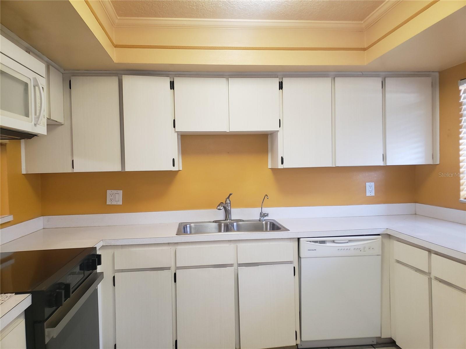 Image 3 of 12 For 3710 Greenery Court 110