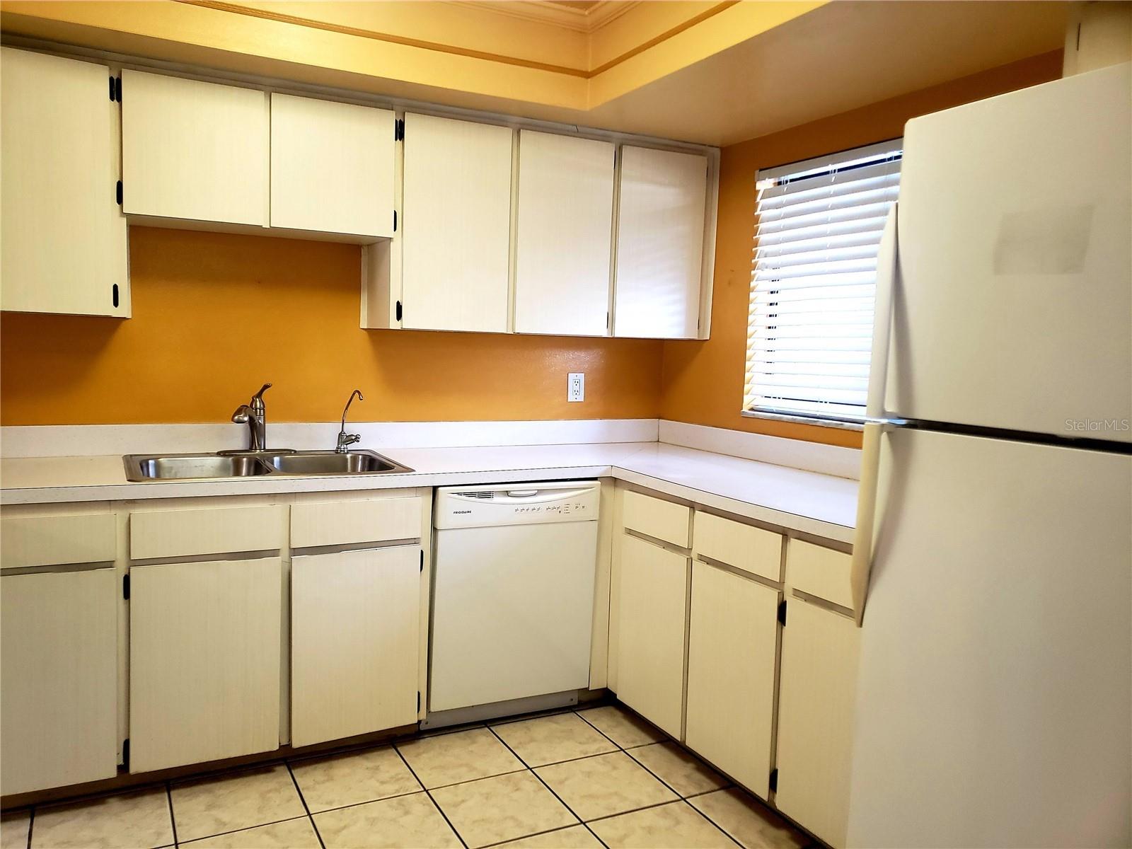 Image 4 of 12 For 3710 Greenery Court 110