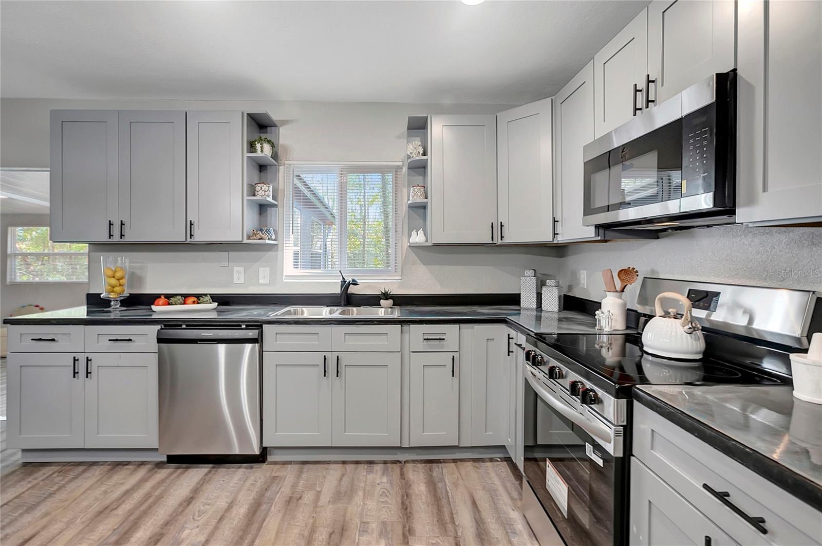 Image 17 of 46 For 16133 Ravendale Drive