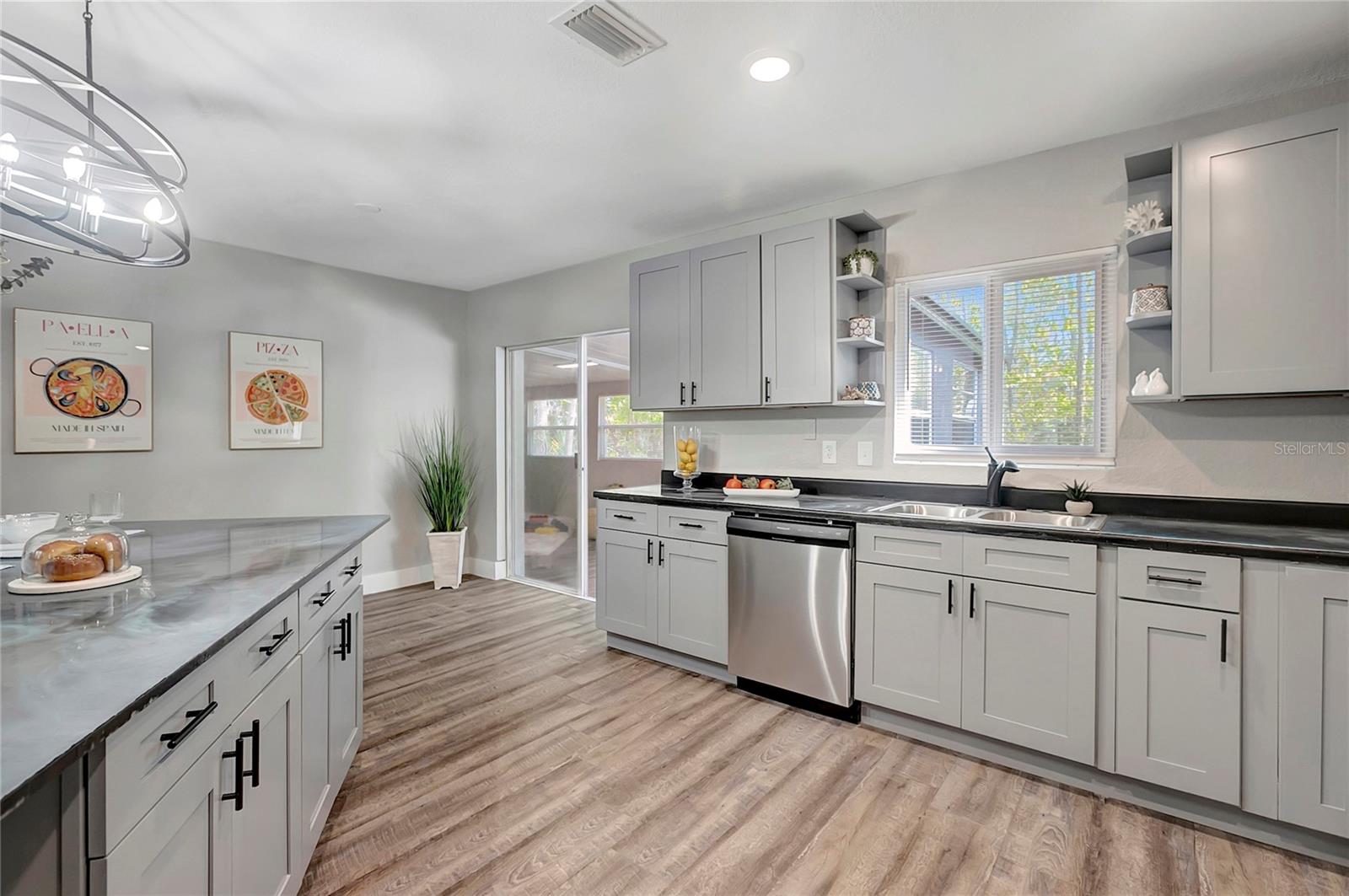 Image 18 of 46 For 16133 Ravendale Drive