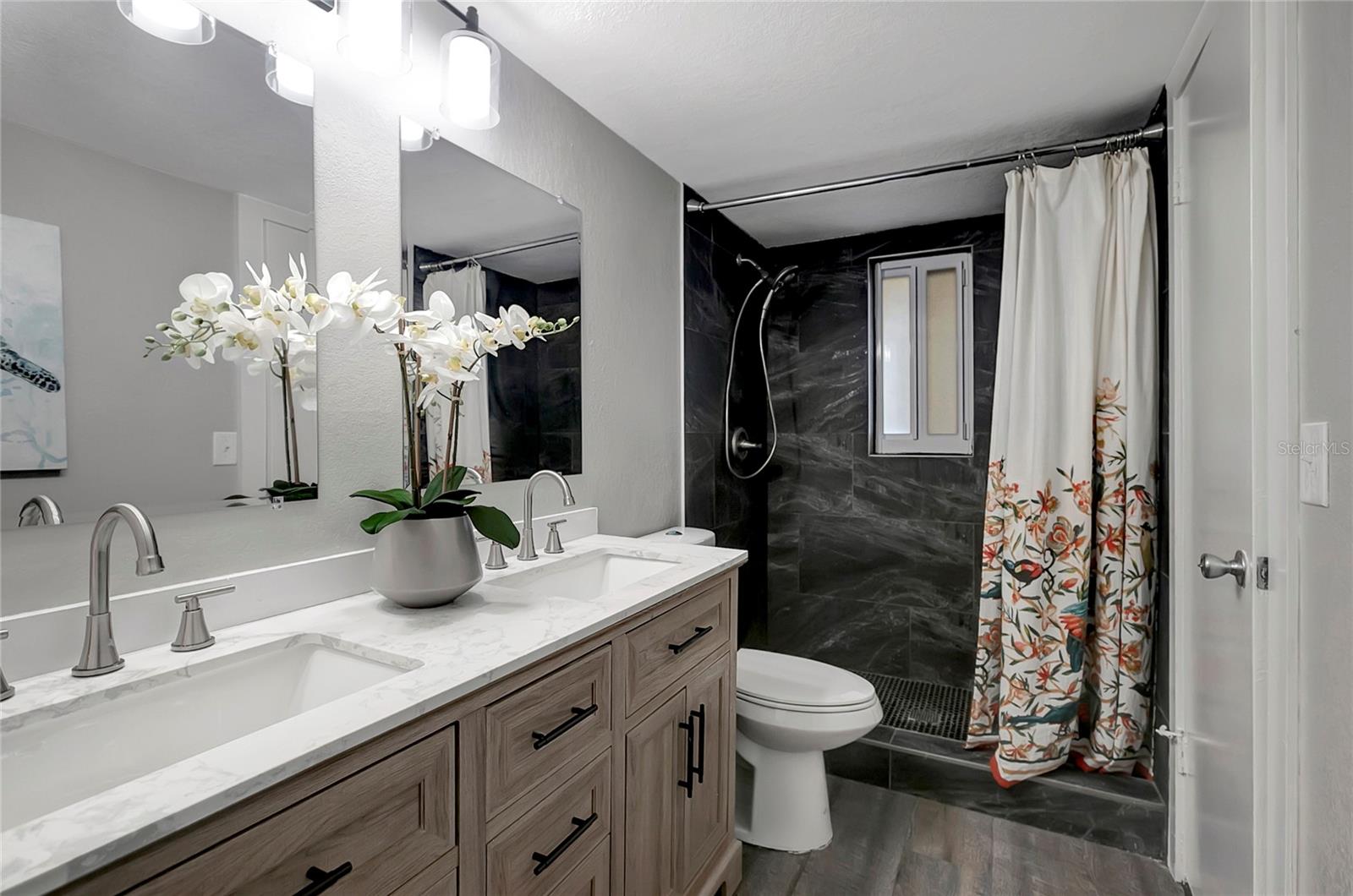 Image 28 of 46 For 16133 Ravendale Drive