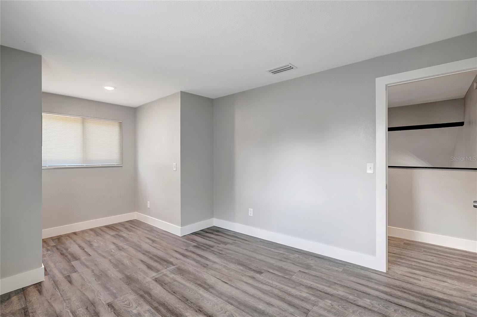 Image 37 of 46 For 16133 Ravendale Drive