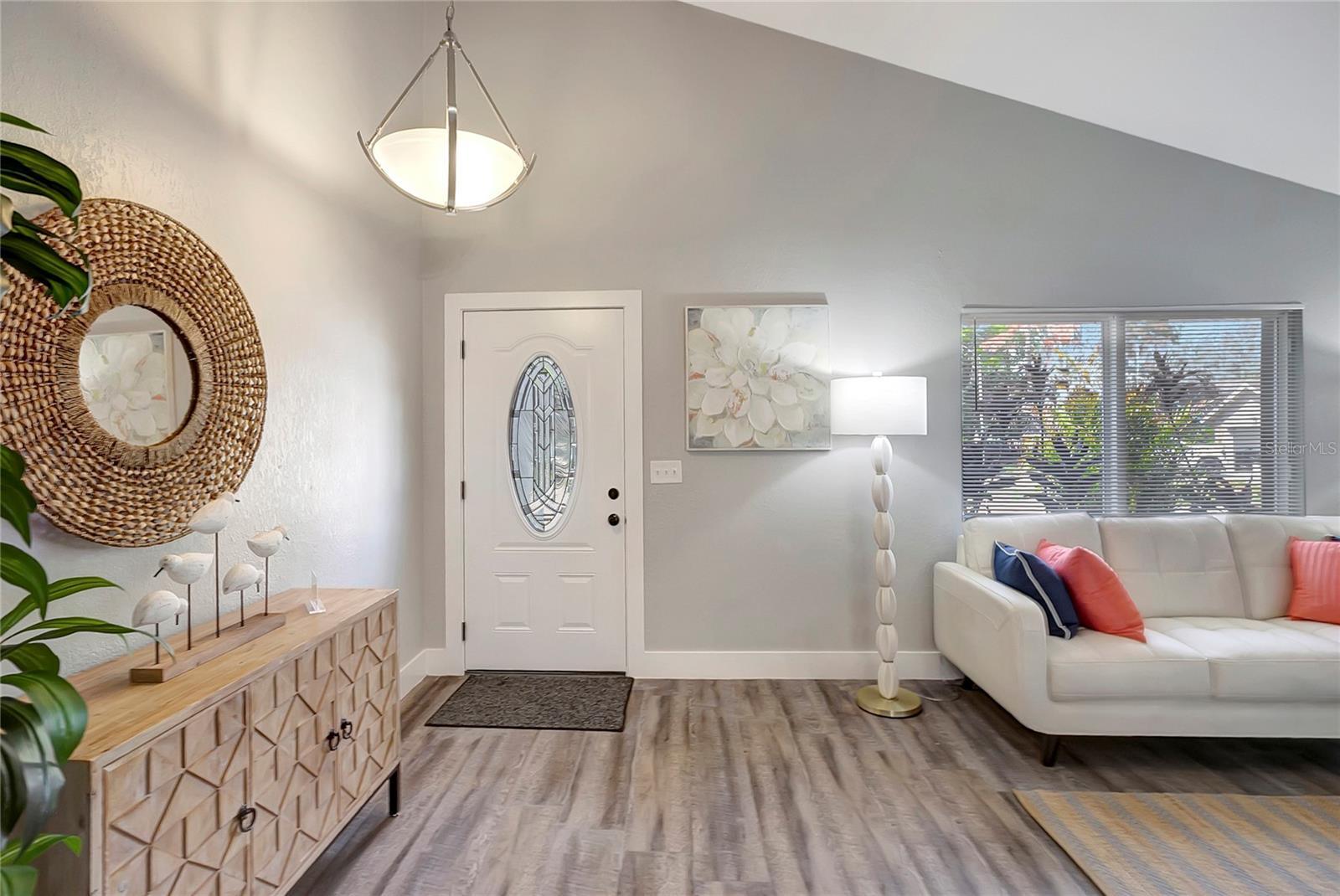 Image 9 of 46 For 16133 Ravendale Drive