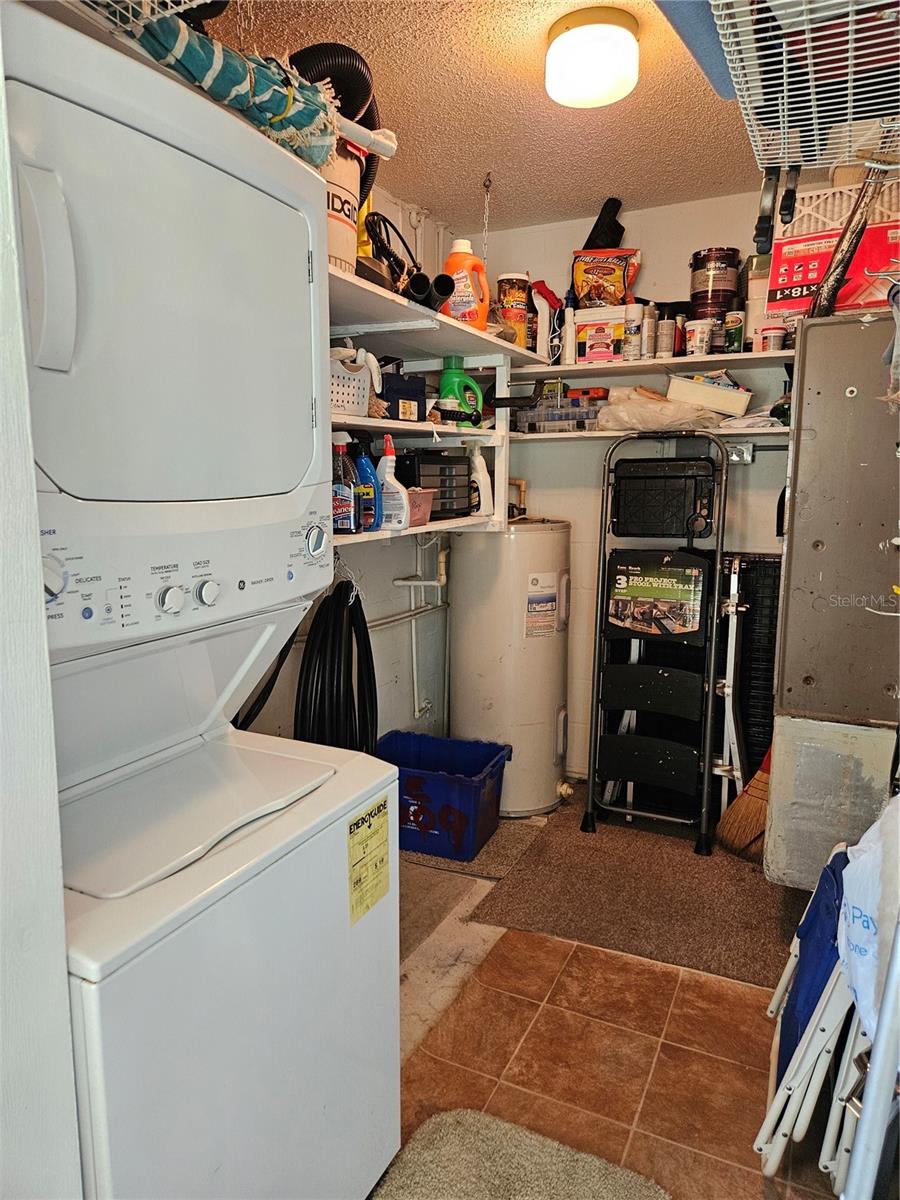 Image 32 of 37 For 1905 Canterbury Lane E-9