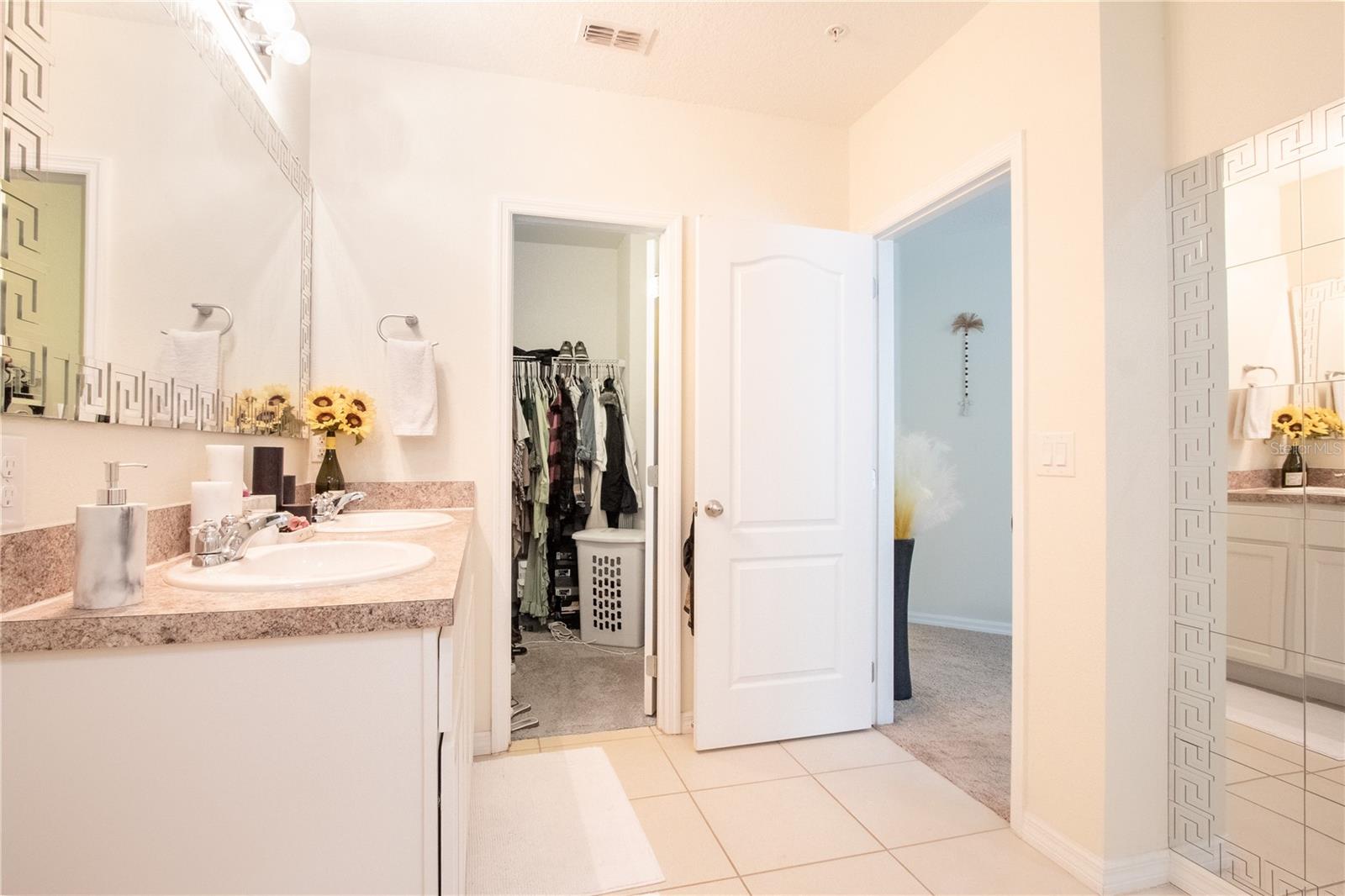 Image 18 of 23 For 3649 Seneca Club Loop 3-103