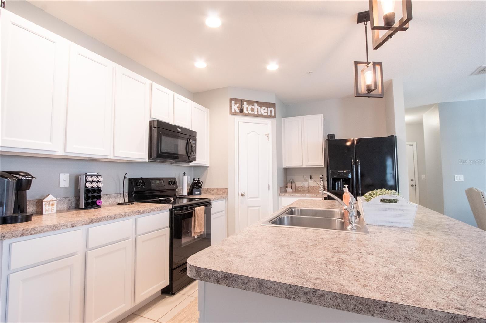 Image 8 of 23 For 3649 Seneca Club Loop 3-103