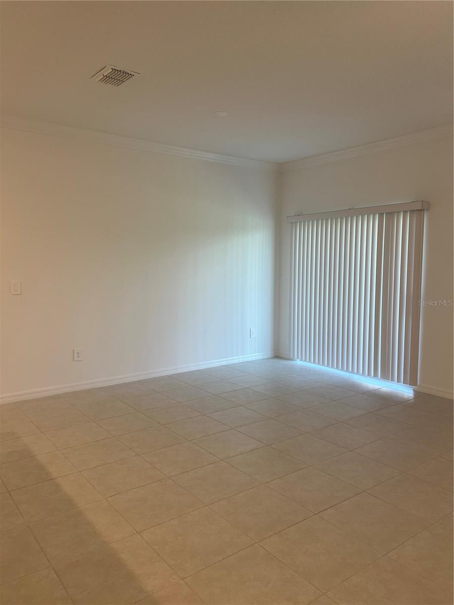 Image 11 of 39 For 9058 Gallantree Place