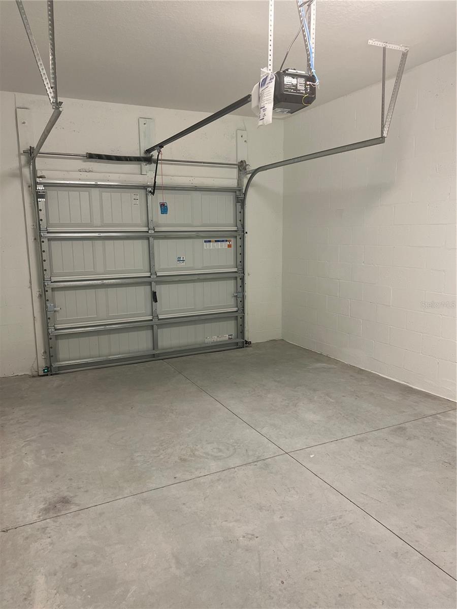 Image 17 of 39 For 9058 Gallantree Place