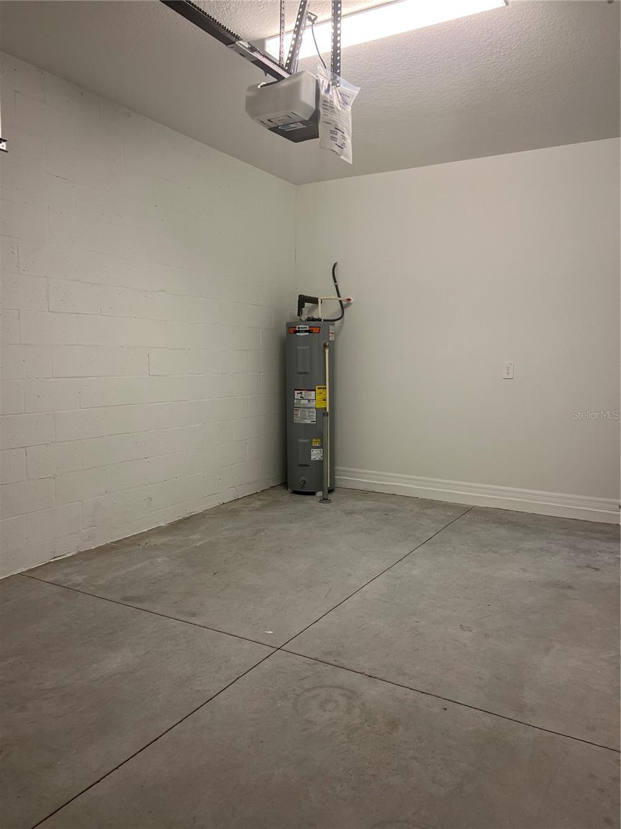 Image 18 of 39 For 9058 Gallantree Place