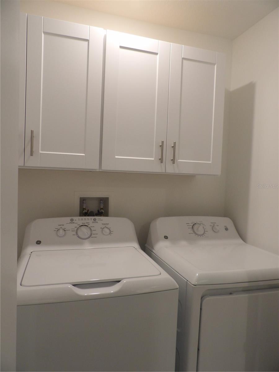 Image 21 of 39 For 9058 Gallantree Place