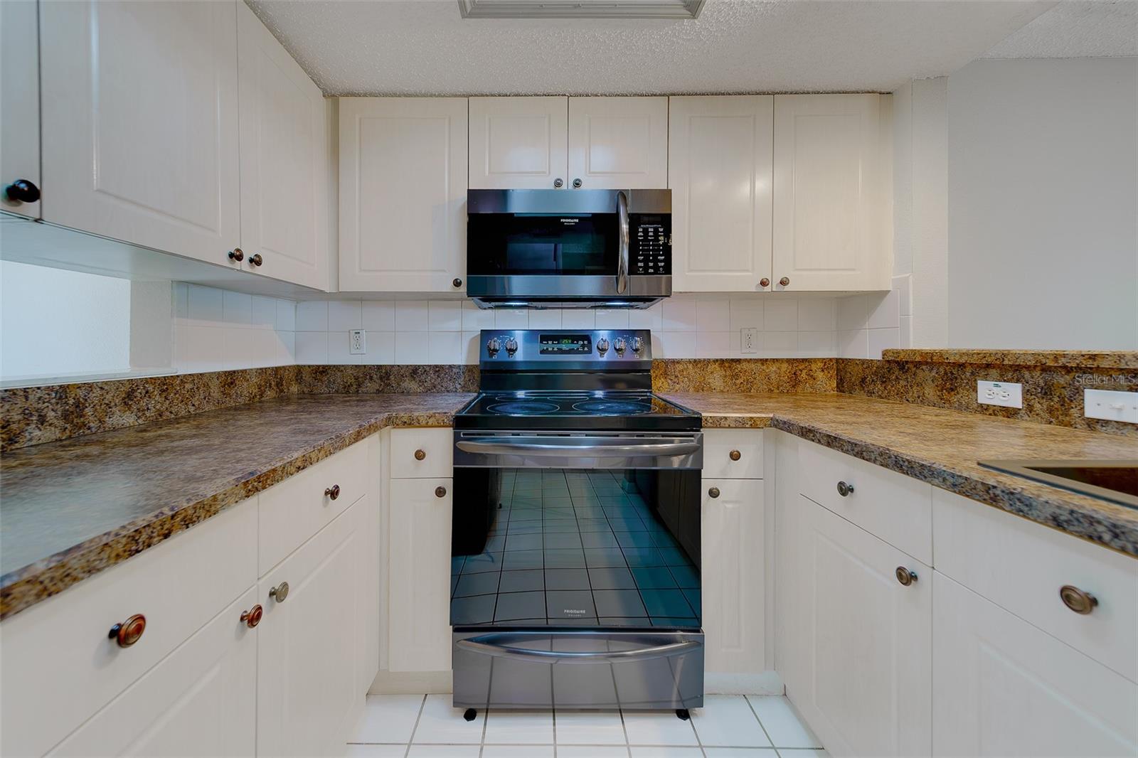 Image 31 of 46 For 9241 Jakes Path