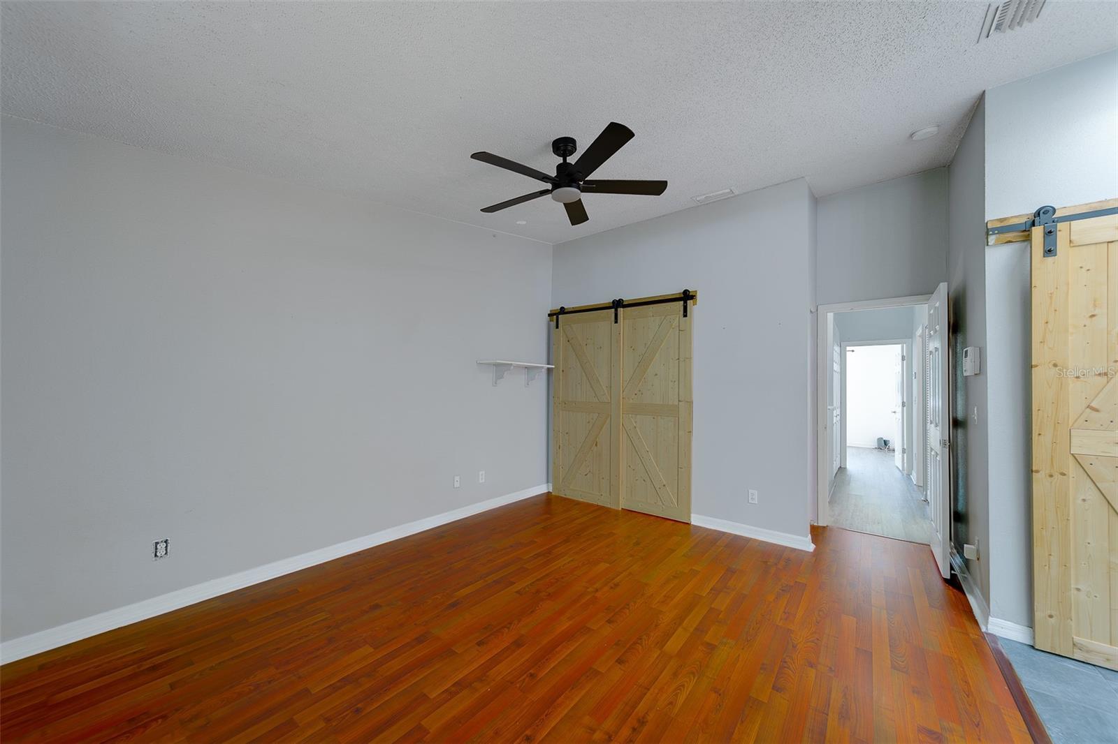 Image 4 of 46 For 9241 Jakes Path