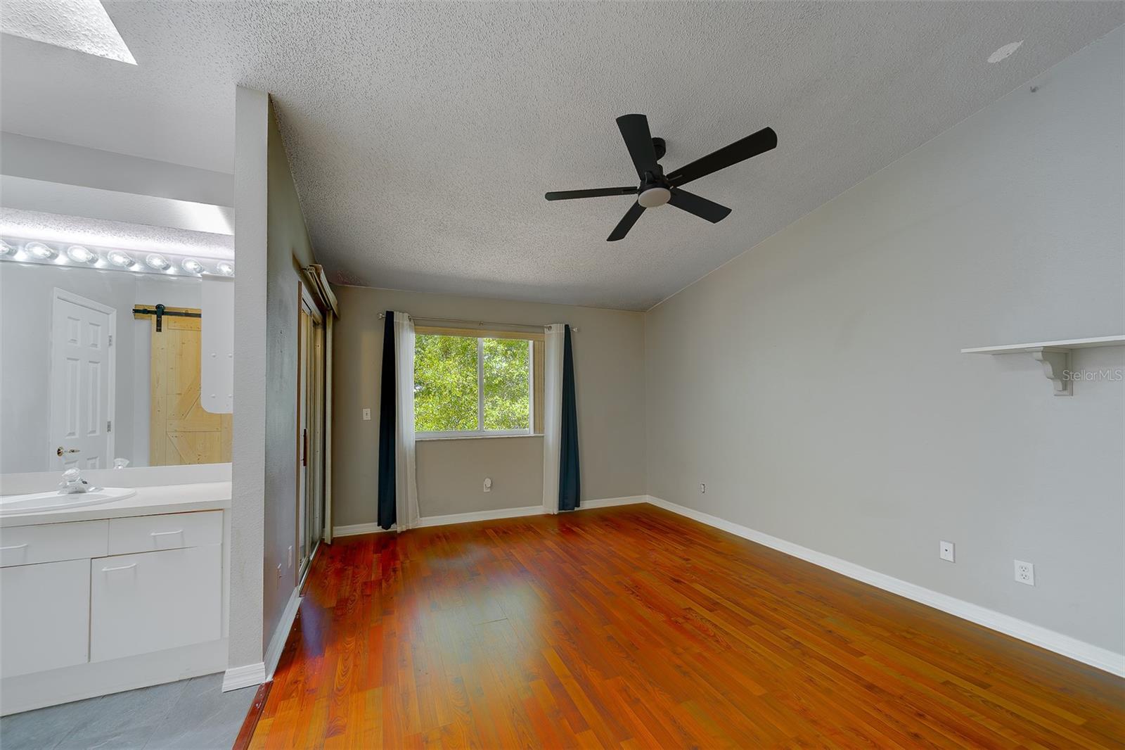 Image 6 of 46 For 9241 Jakes Path