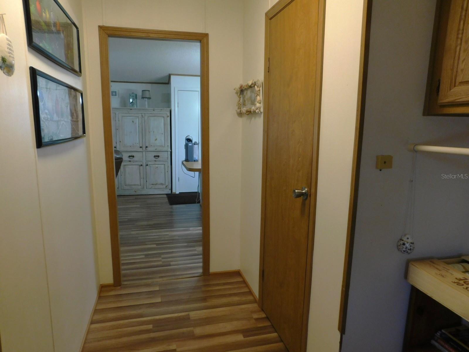 Image 23 of 45 For 1001 Starkey Road 99