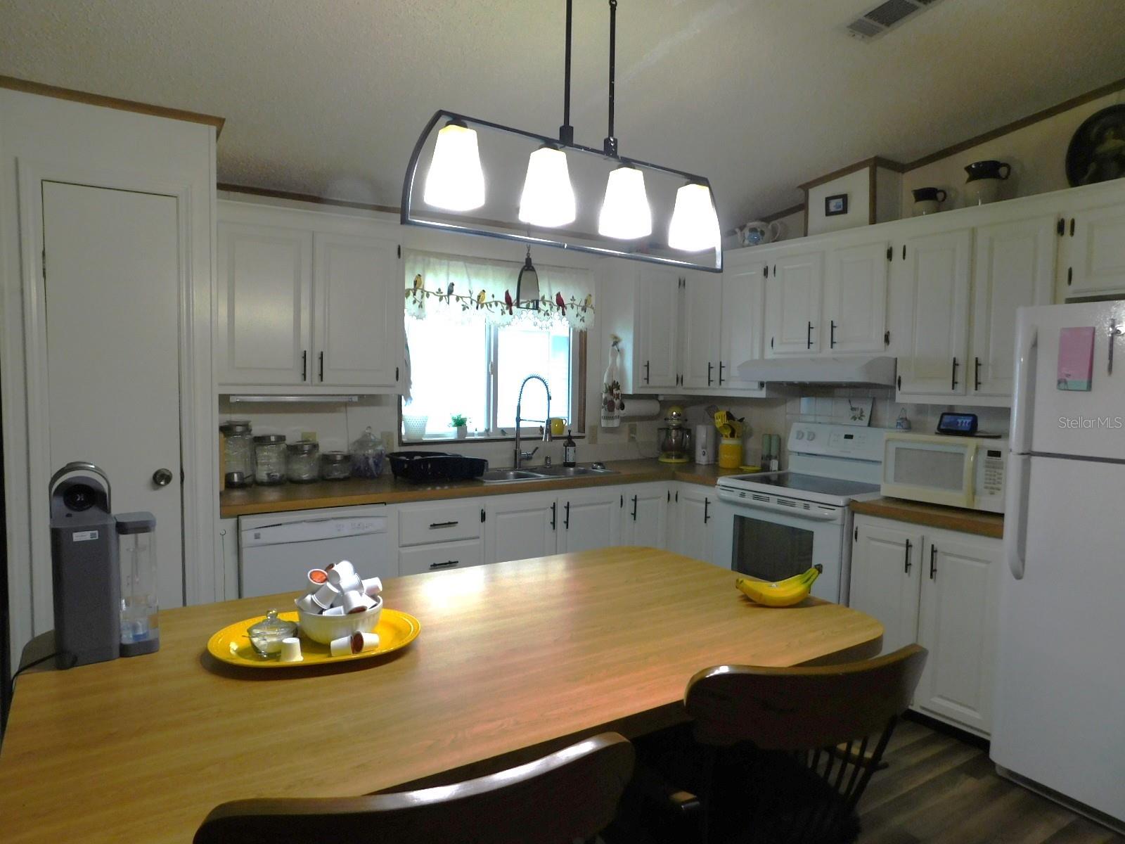 Image 29 of 45 For 1001 Starkey Road 99