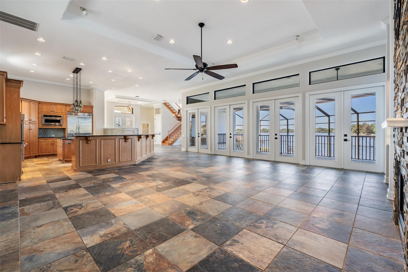 Listing photo id 9 for 62 Central Court