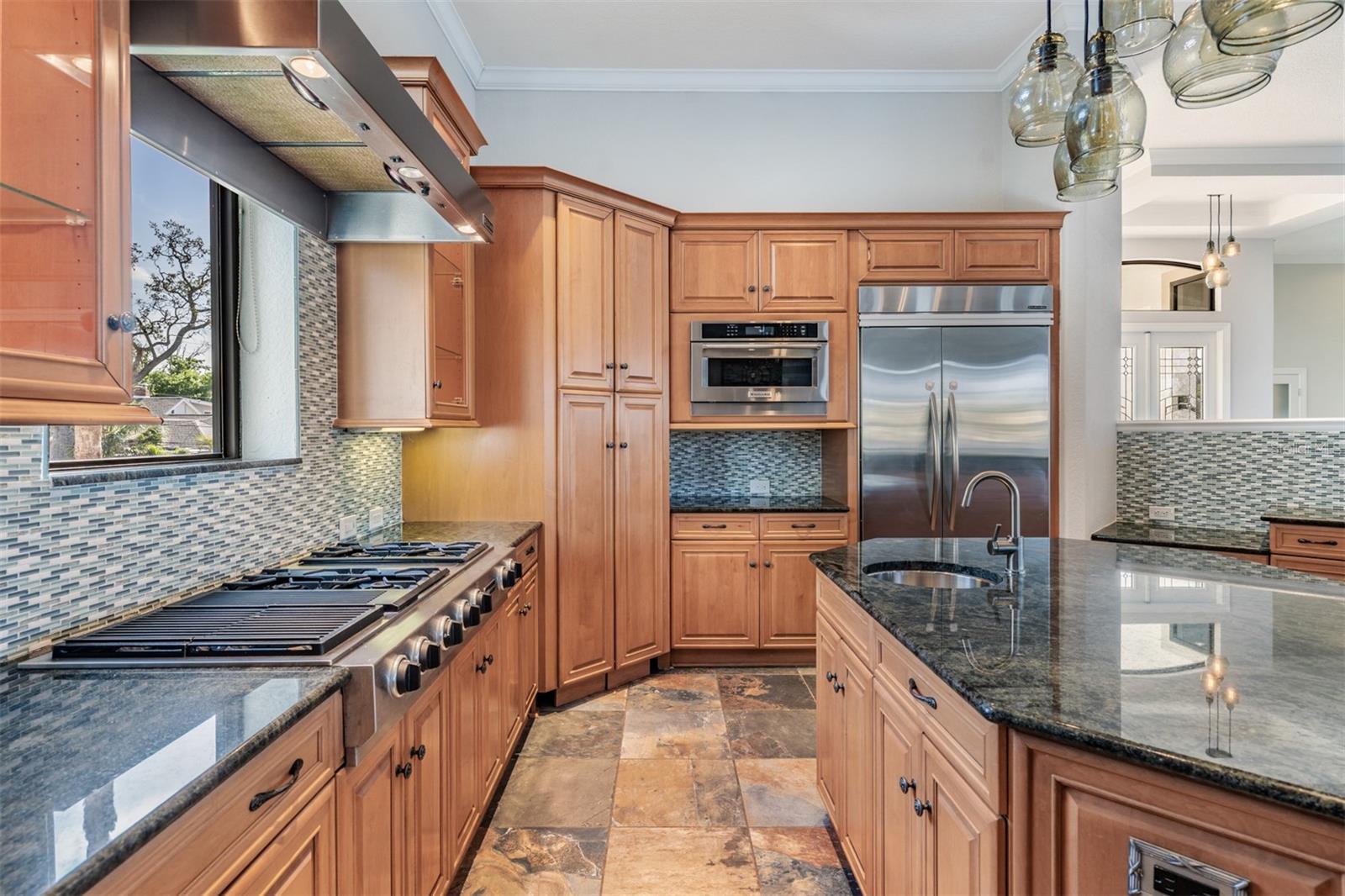 Listing photo id 17 for 62 Central Court