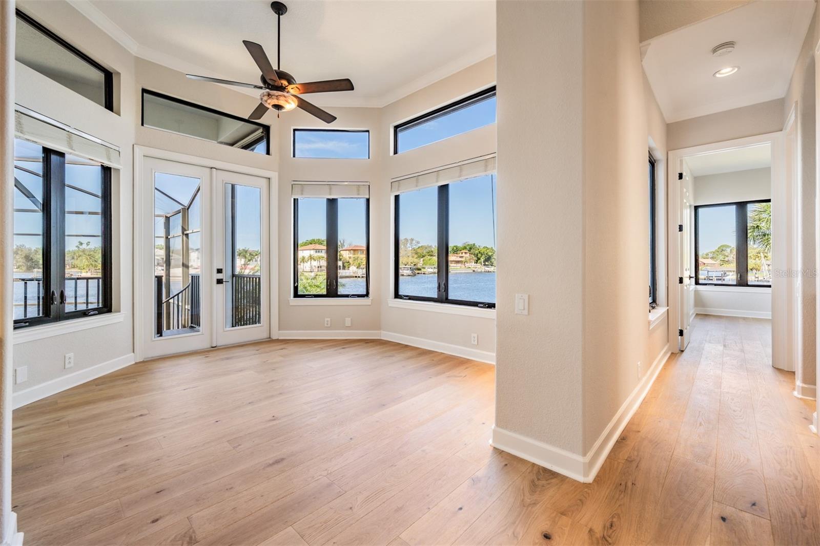 Listing photo id 20 for 62 Central Court