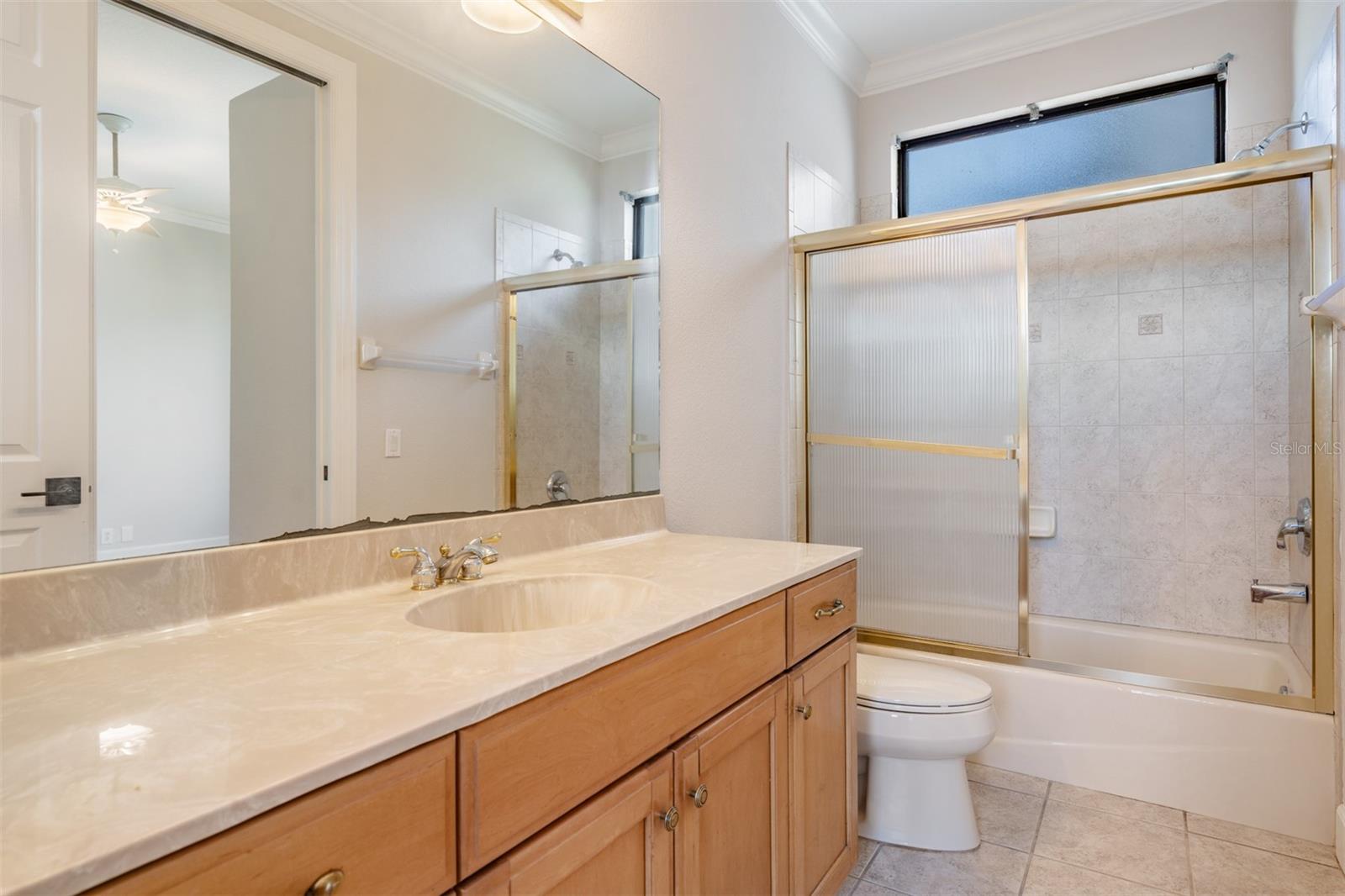 Listing photo id 23 for 62 Central Court