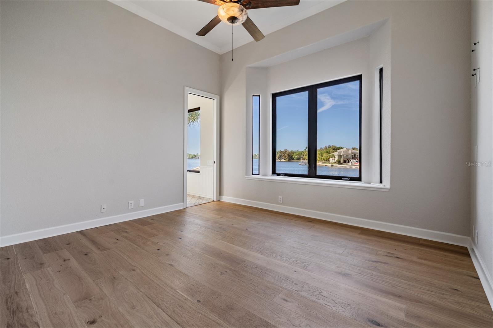 Listing photo id 27 for 62 Central Court