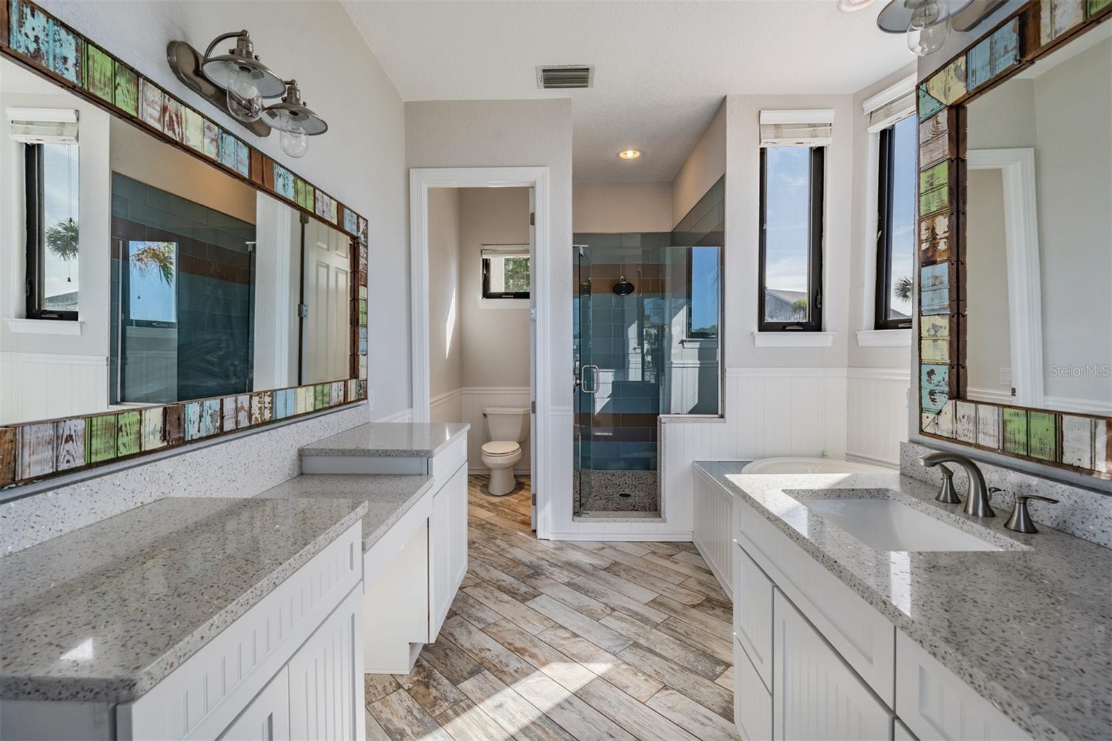 Listing photo id 29 for 62 Central Court