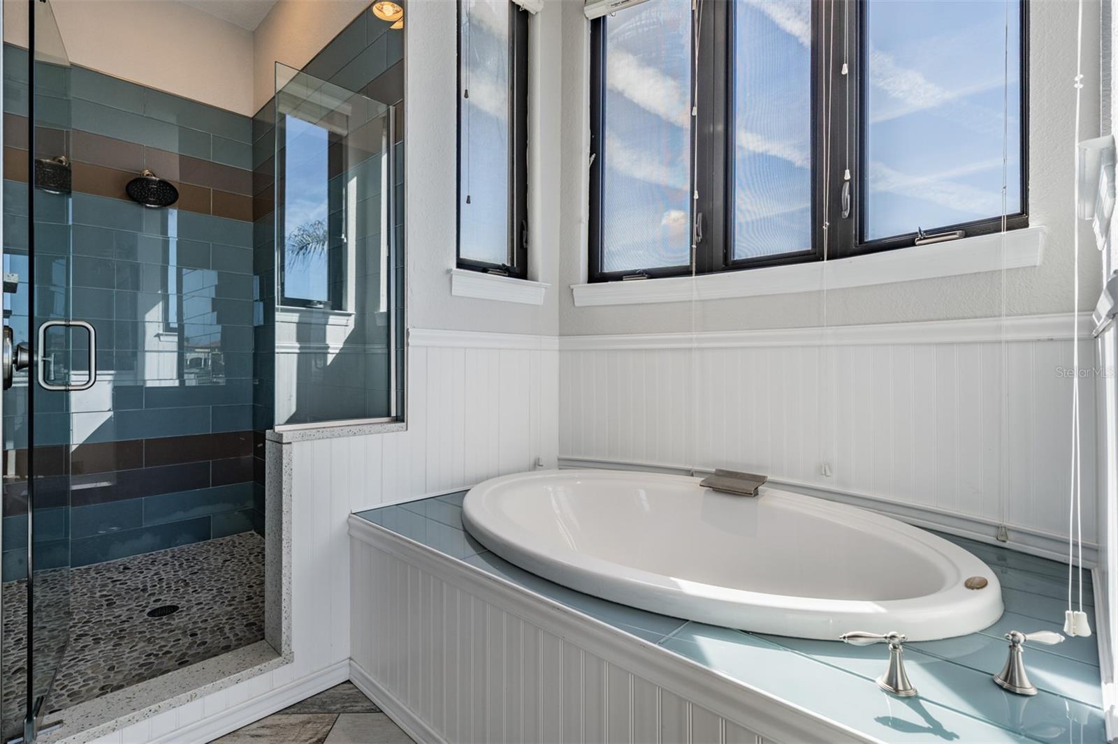 Listing photo id 30 for 62 Central Court