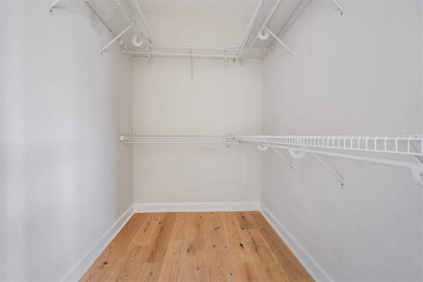 Listing photo id 32 for 62 Central Court